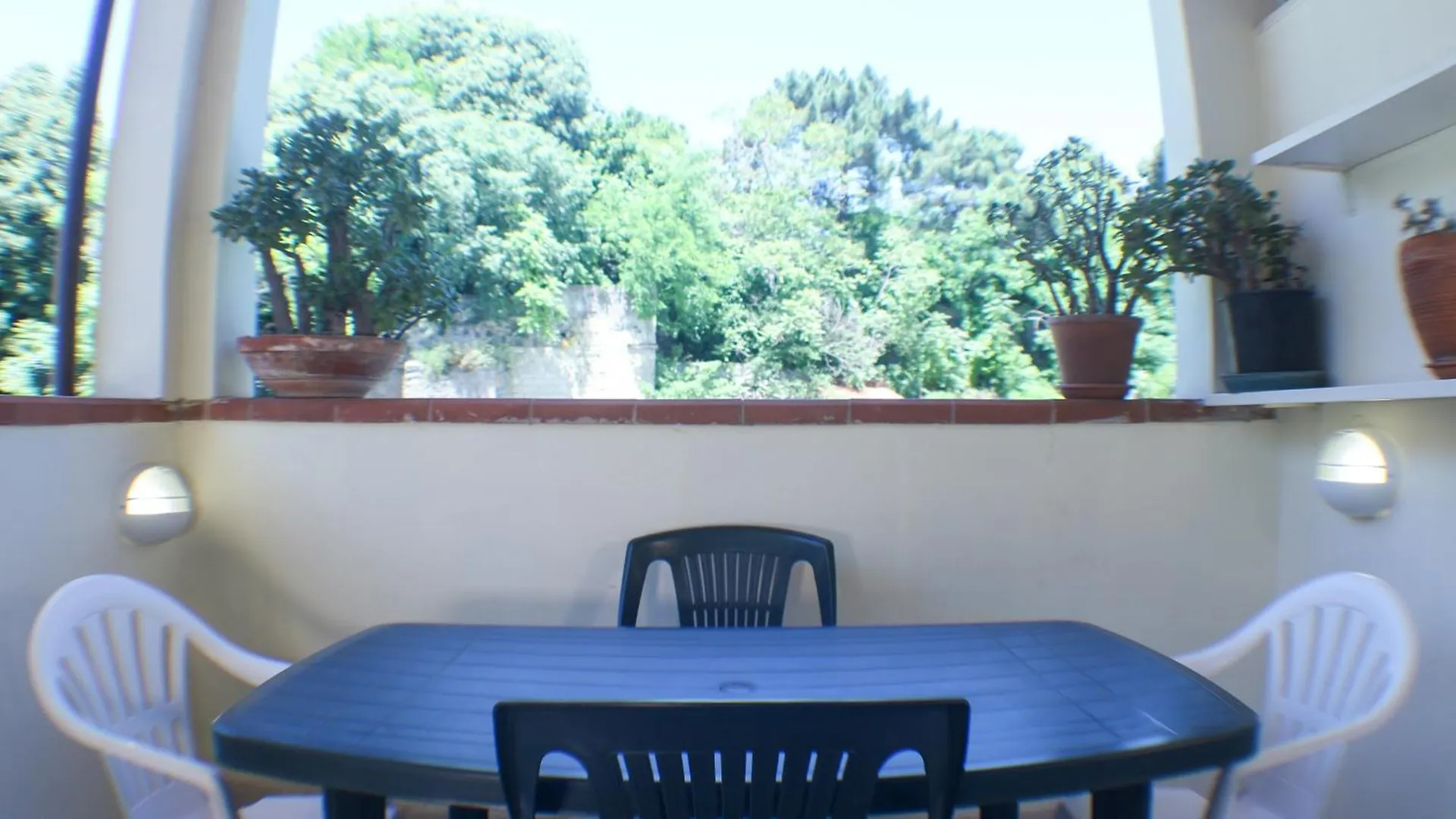 Portici - Casa Con Posto Auto Gratuito E Wi-Fi A 2 Passi Dalla Circumvesuviana E A 10 Minuti Dal Mare Italy